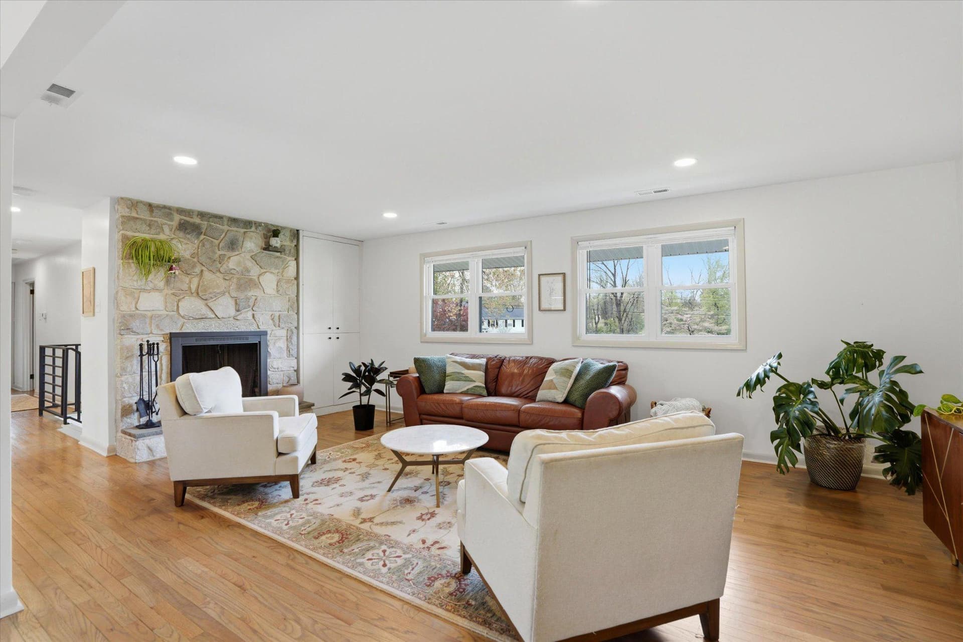 877 E Philip Drive photo 8