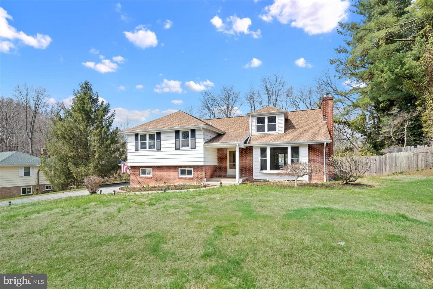 307 Longwood Drive photo 2