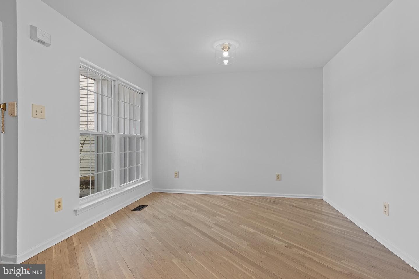 112 Stewarts Court #406 photo 4