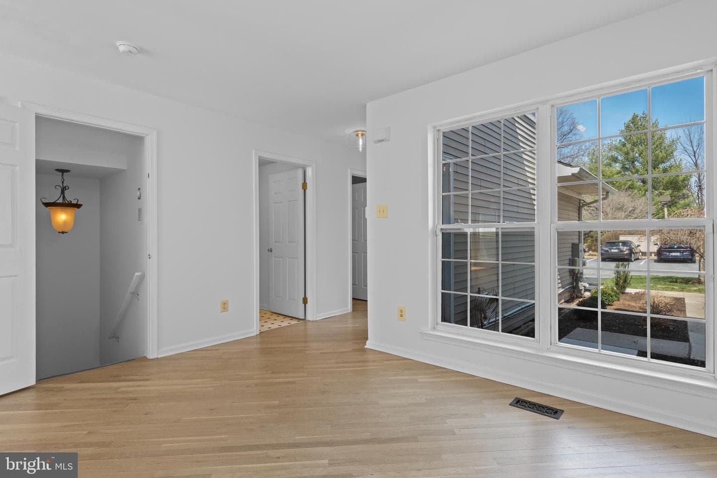 112 Stewarts Court #406 photo 8