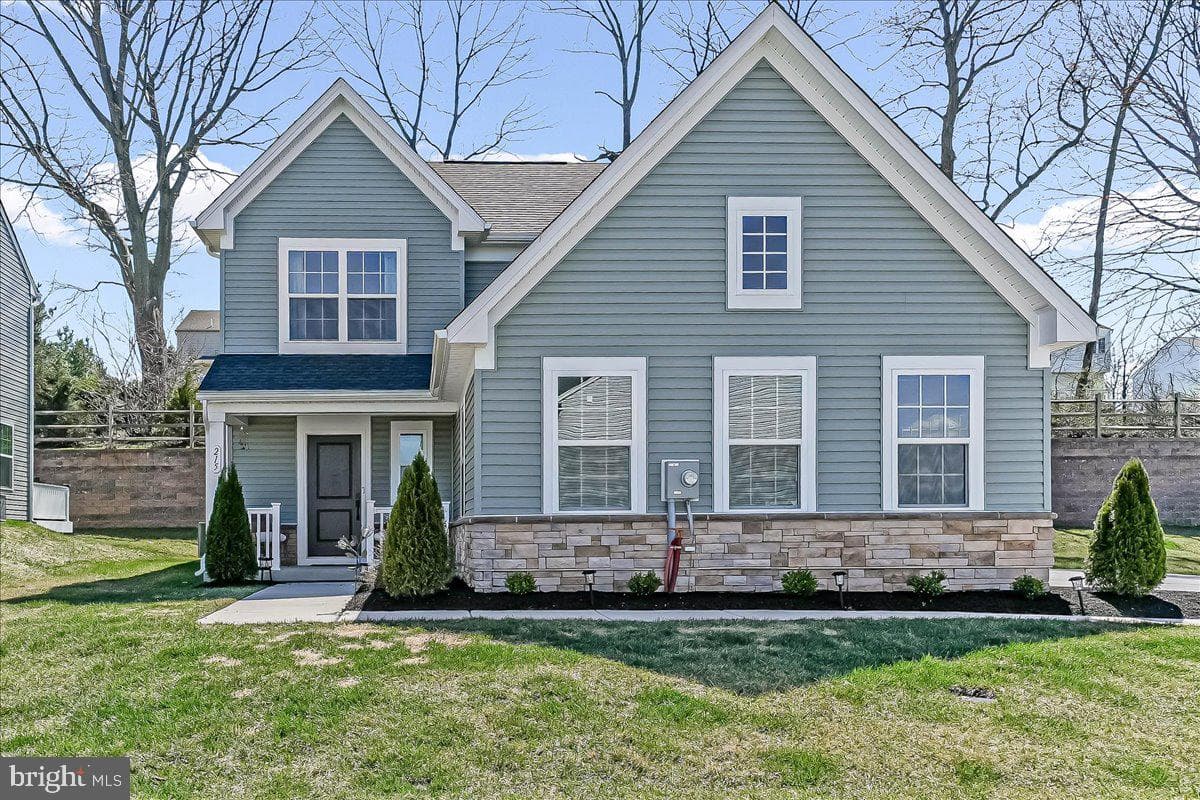 215 Sloan Drive photo 2