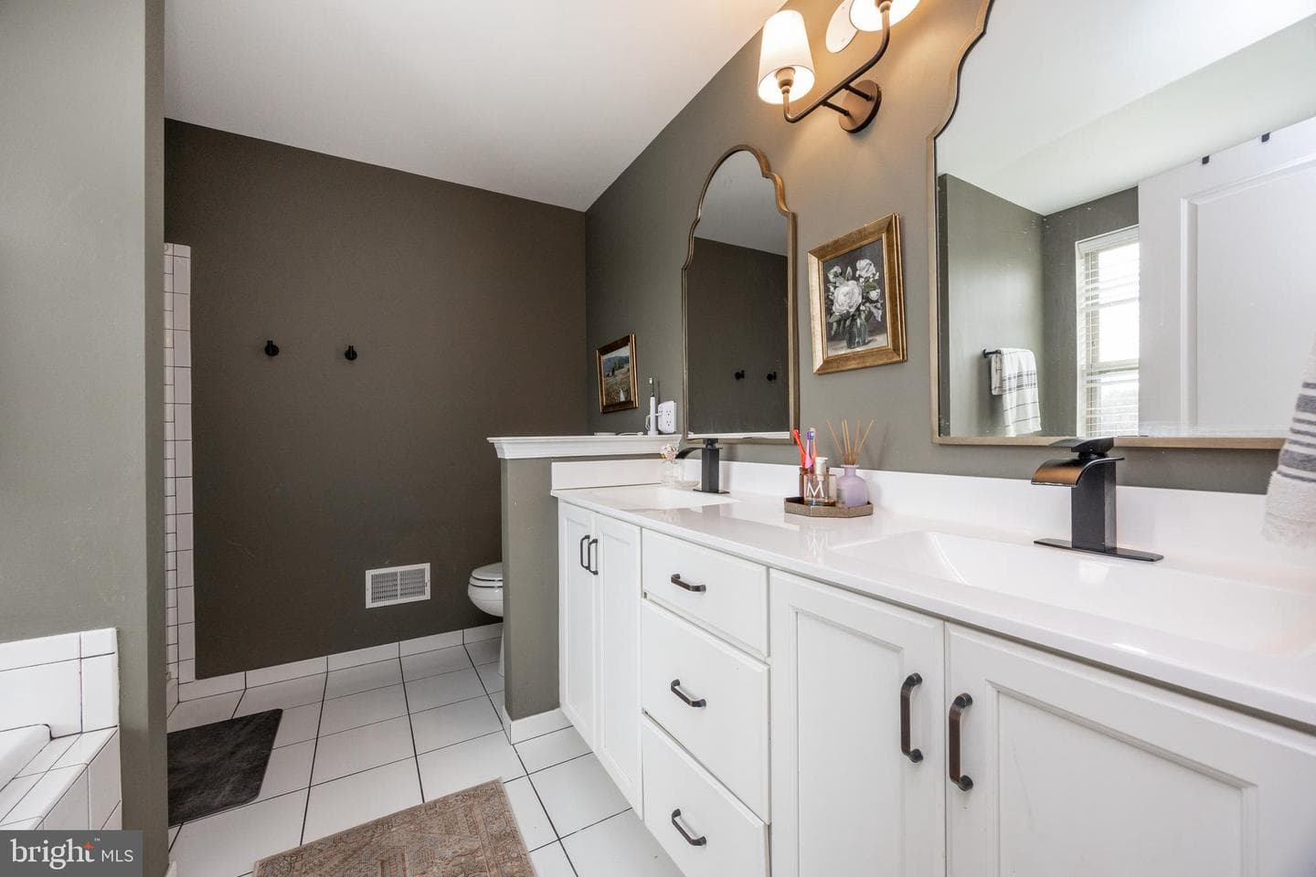 217 Kestrel Court photo 16