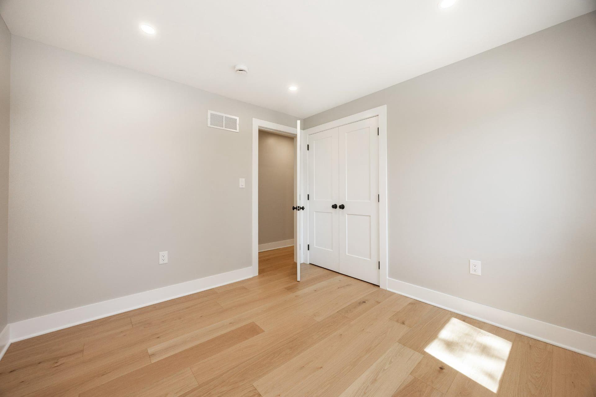 504 W Lafayette Street photo 22