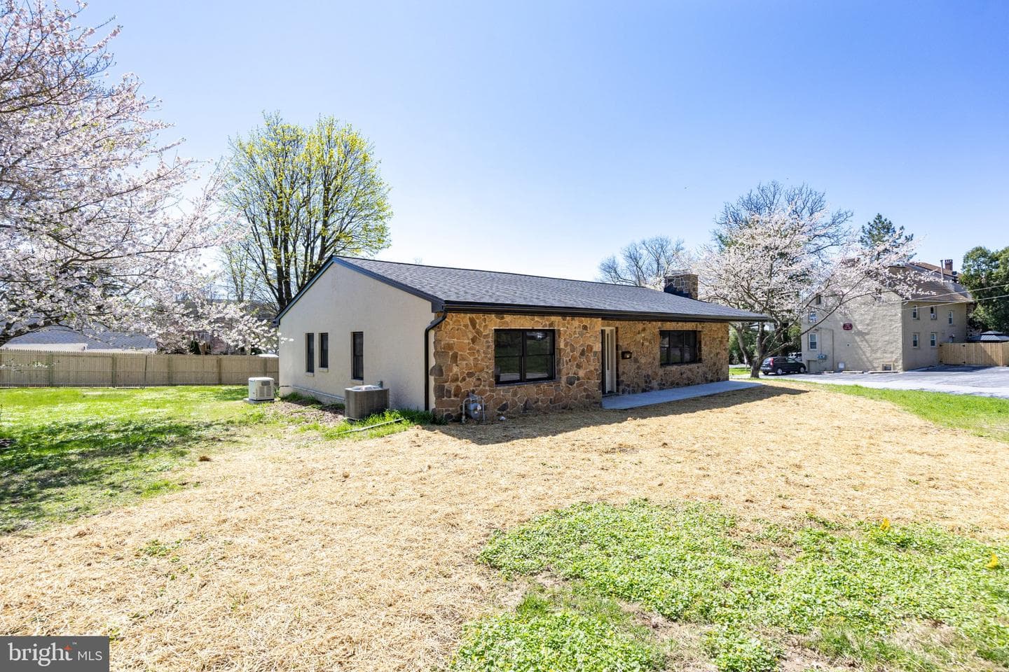 504 W Lafayette Street photo 52