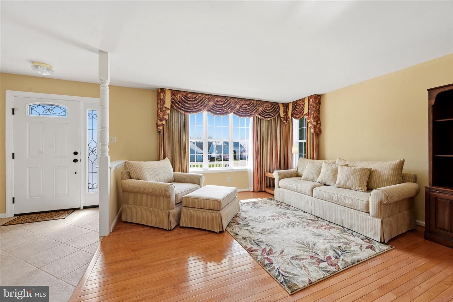 789 W Glenview Drive photo 2
