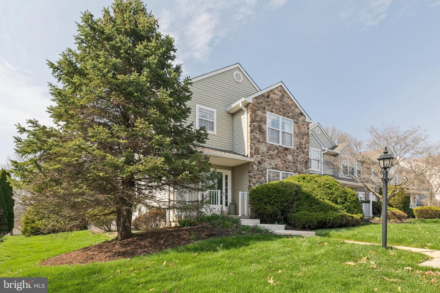 834 Amber Lane photo 2