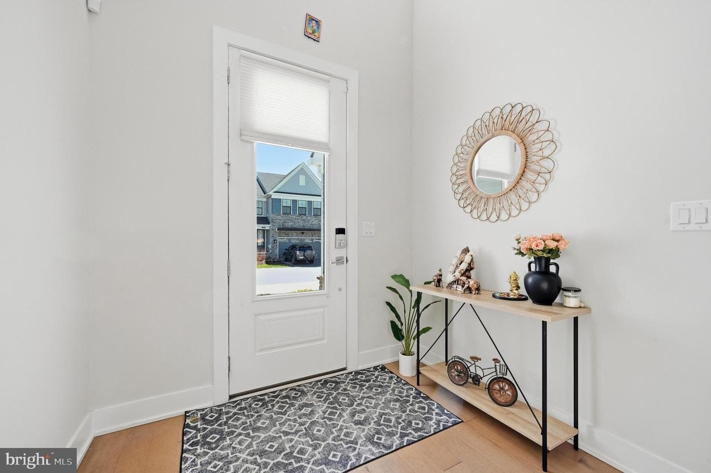 253 Iris Lane photo 18