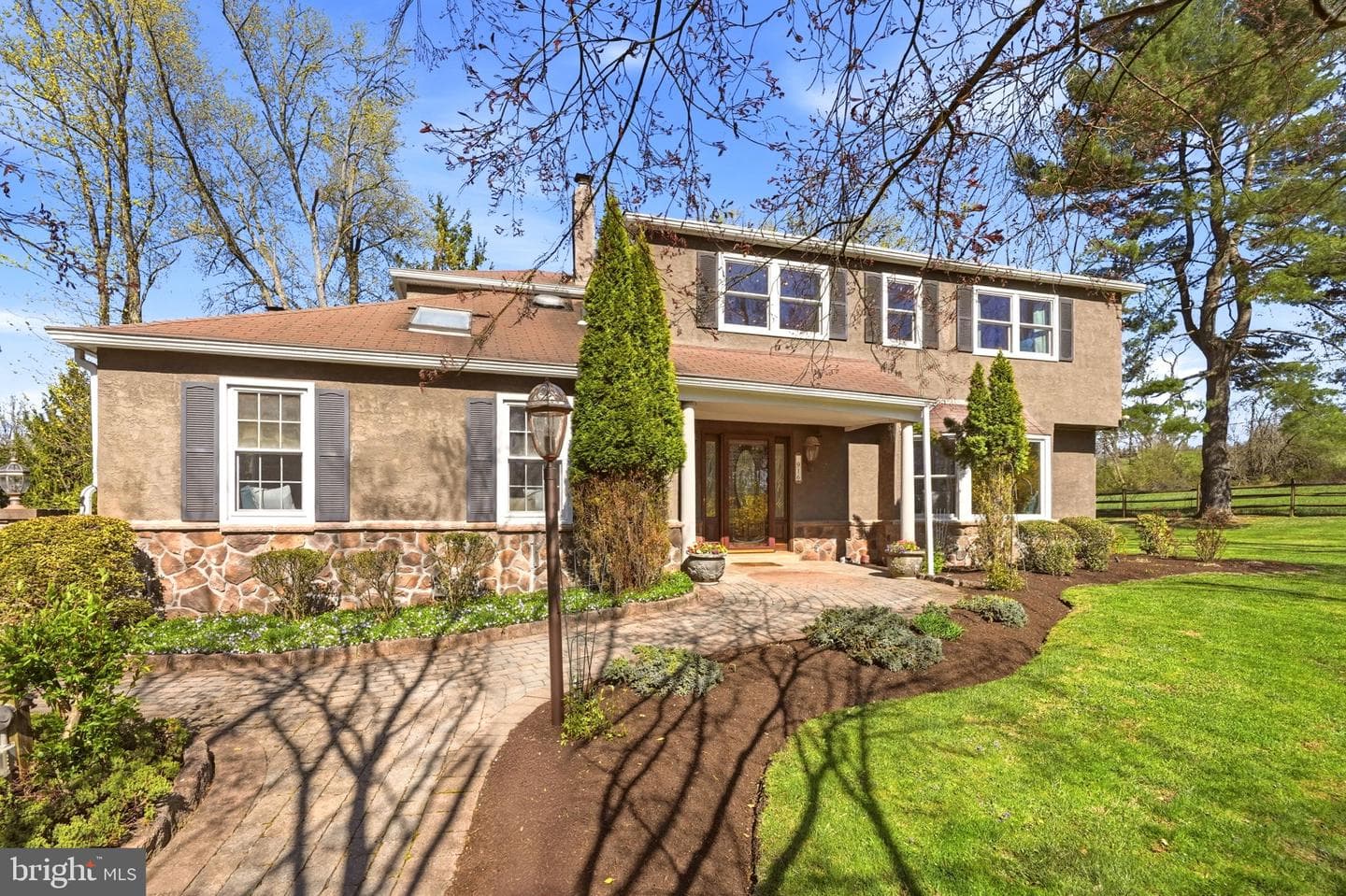 916 General Howe Drive photo 3