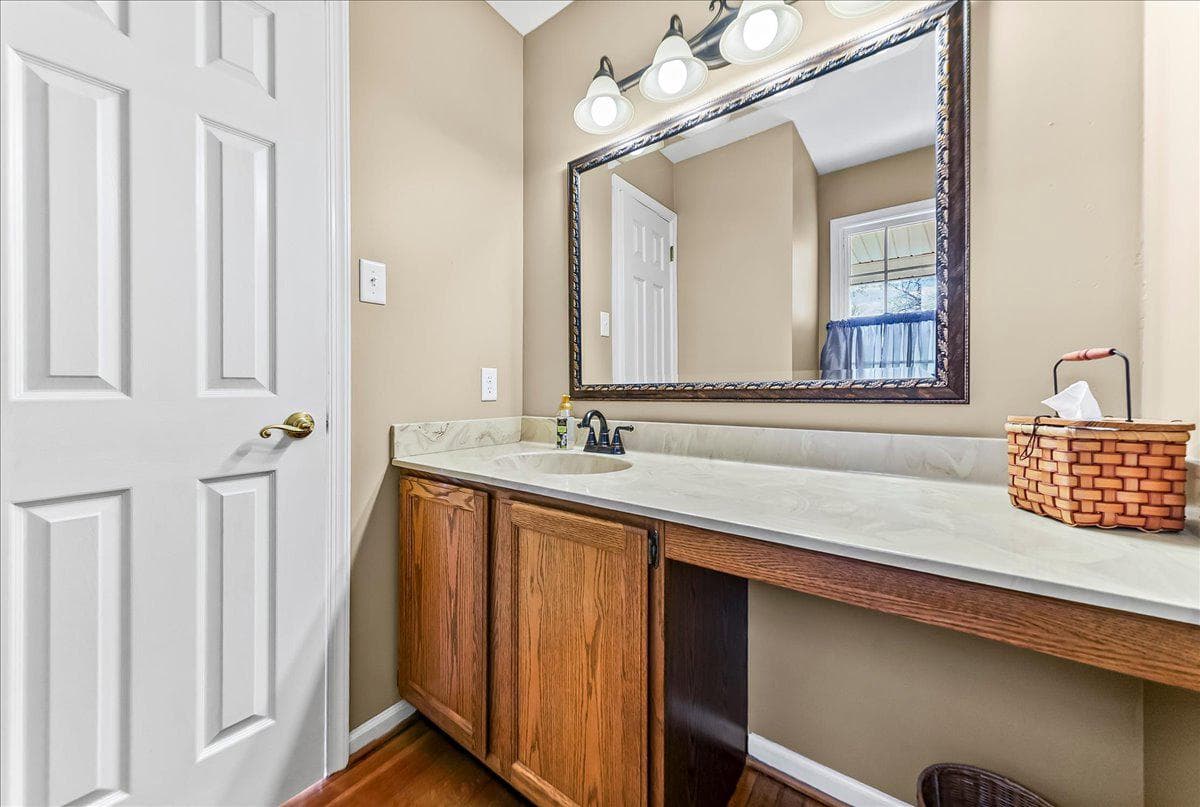 311 Bolton Lane photo 12
