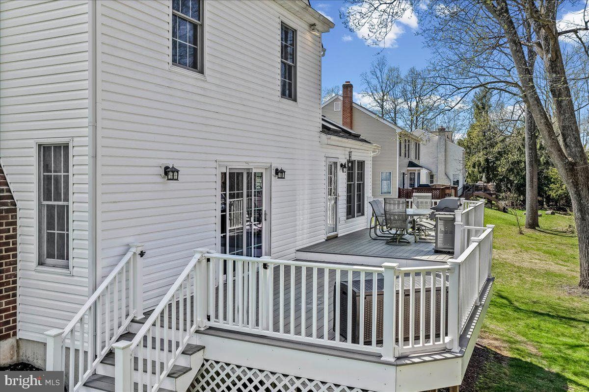 311 Bolton Lane photo 25