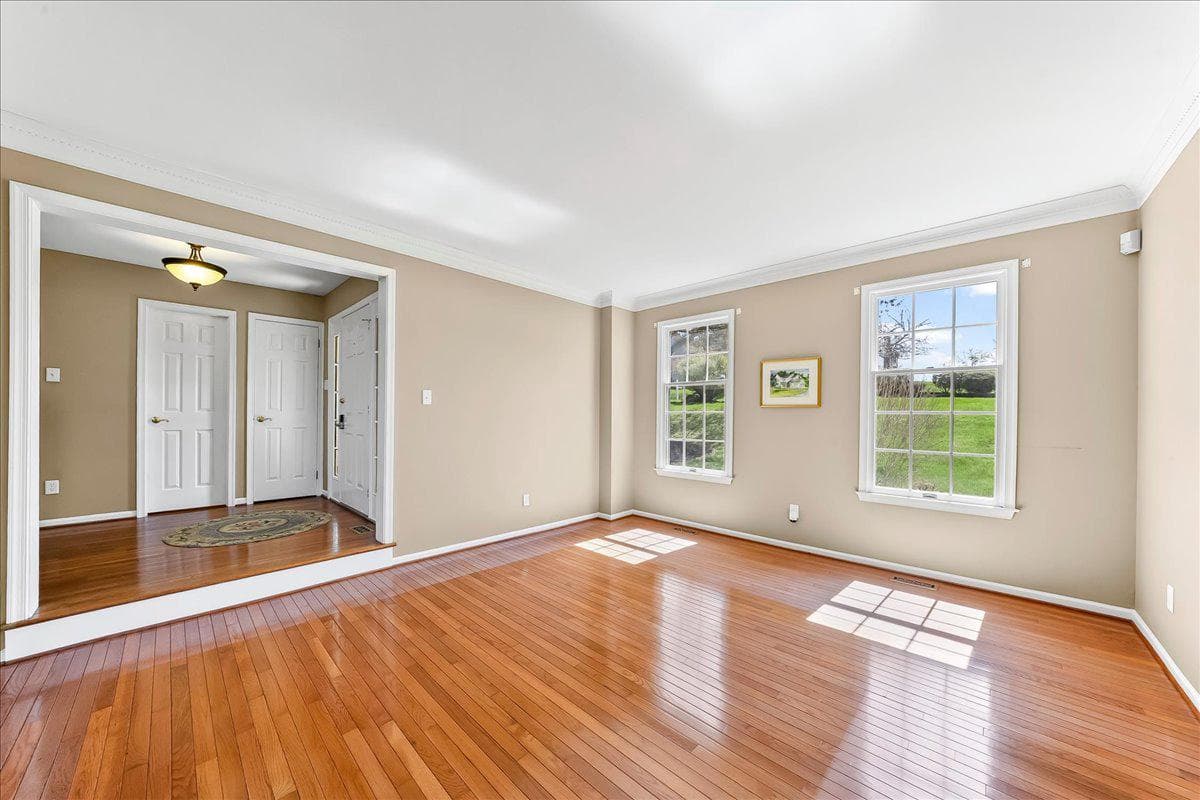 311 Bolton Lane photo 3