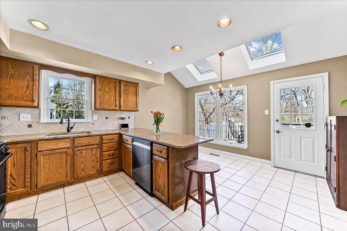 311 Bolton Lane photo 6