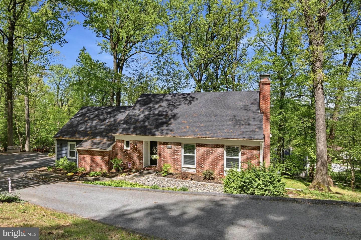 471 Hilltop Road photo 2