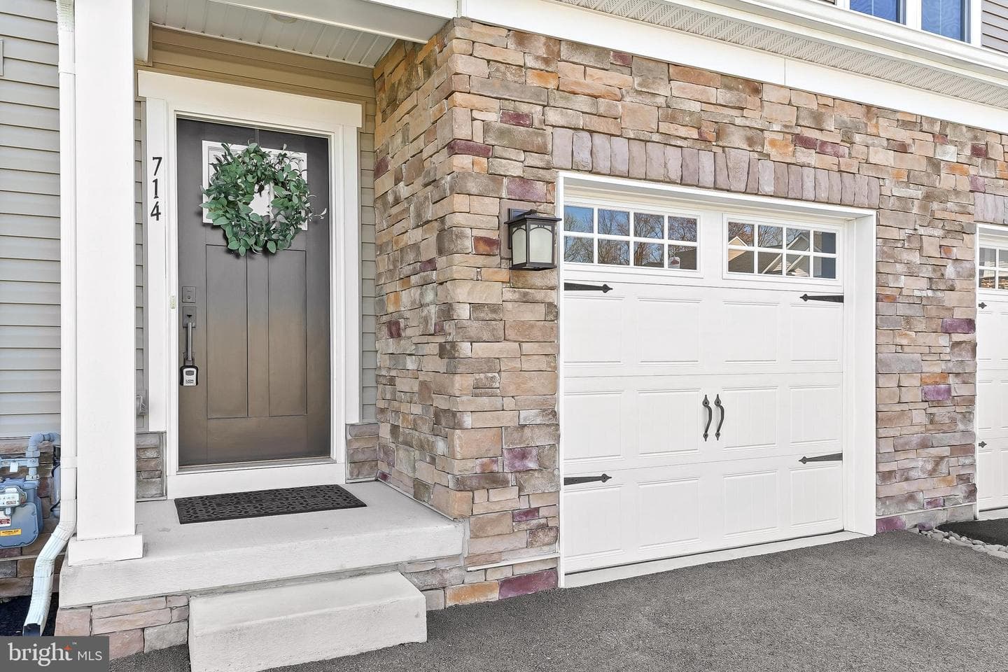 714 Cascade Way photo 2