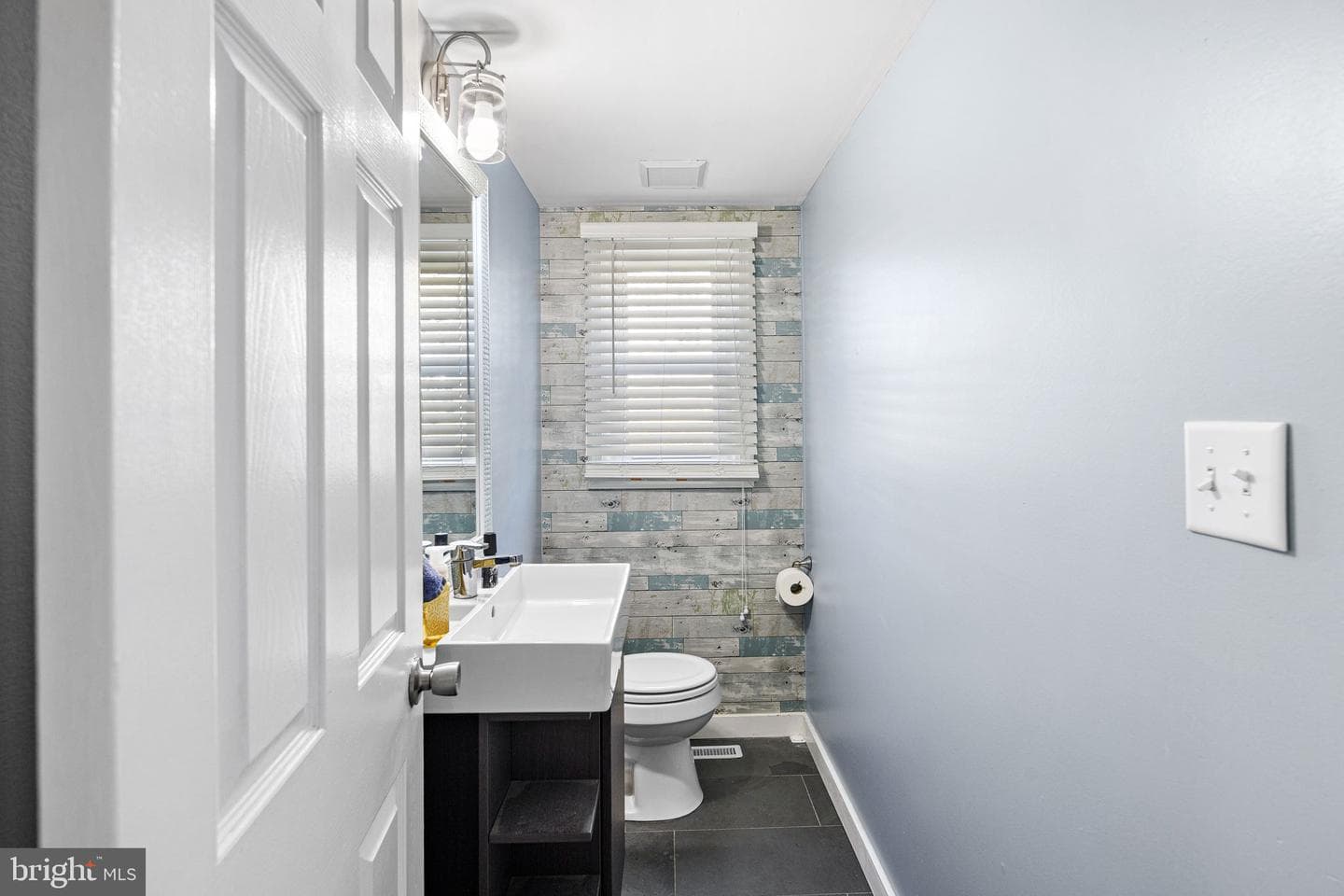464 Freemont Street photo 10