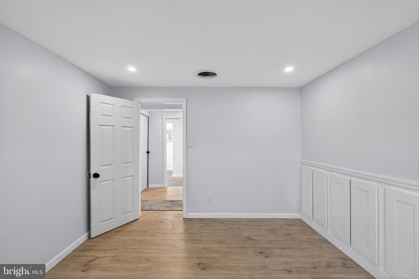 1206 W Chester Pike photo 29