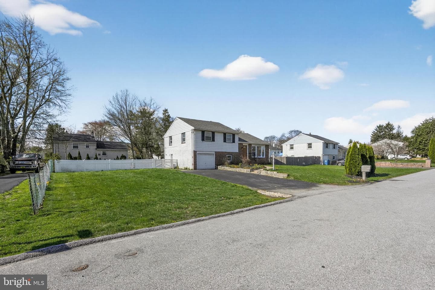 1206 W Chester Pike photo 4