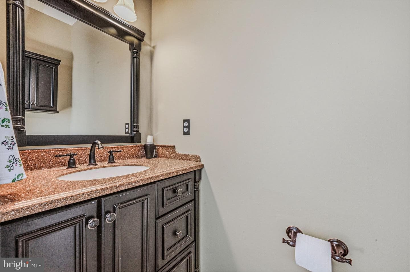 1045 Saint Georges Lane photo 22