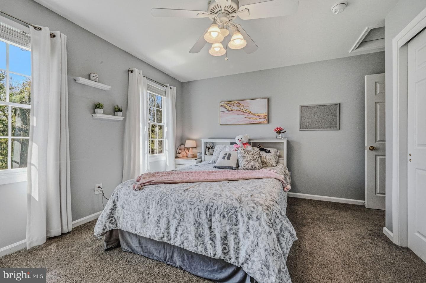 1045 Saint Georges Lane photo 33