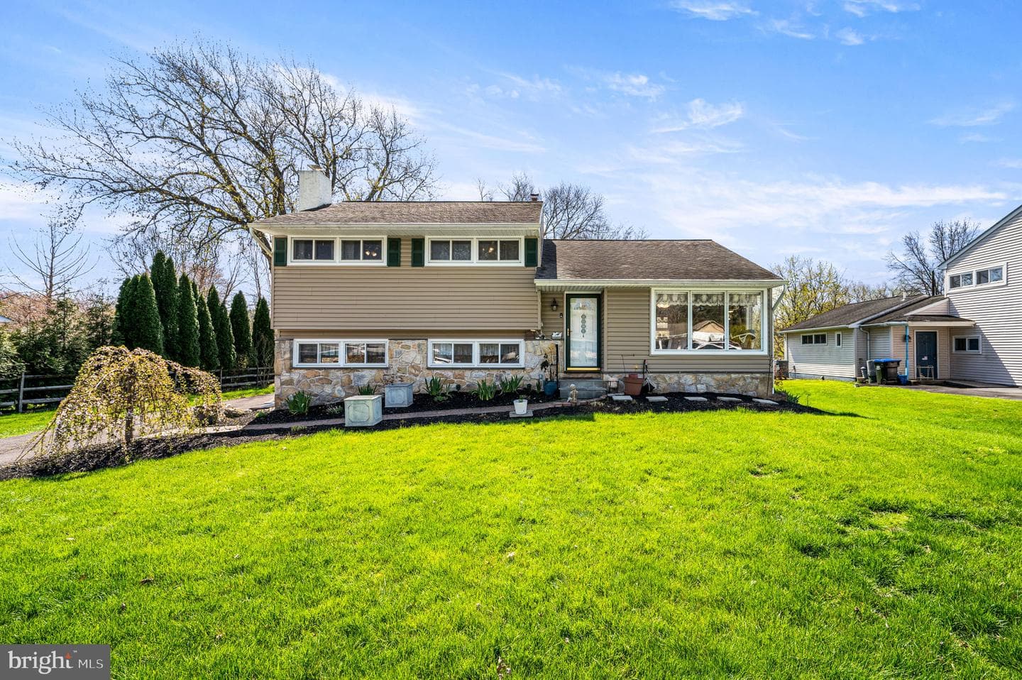 504 Winding Way photo 1