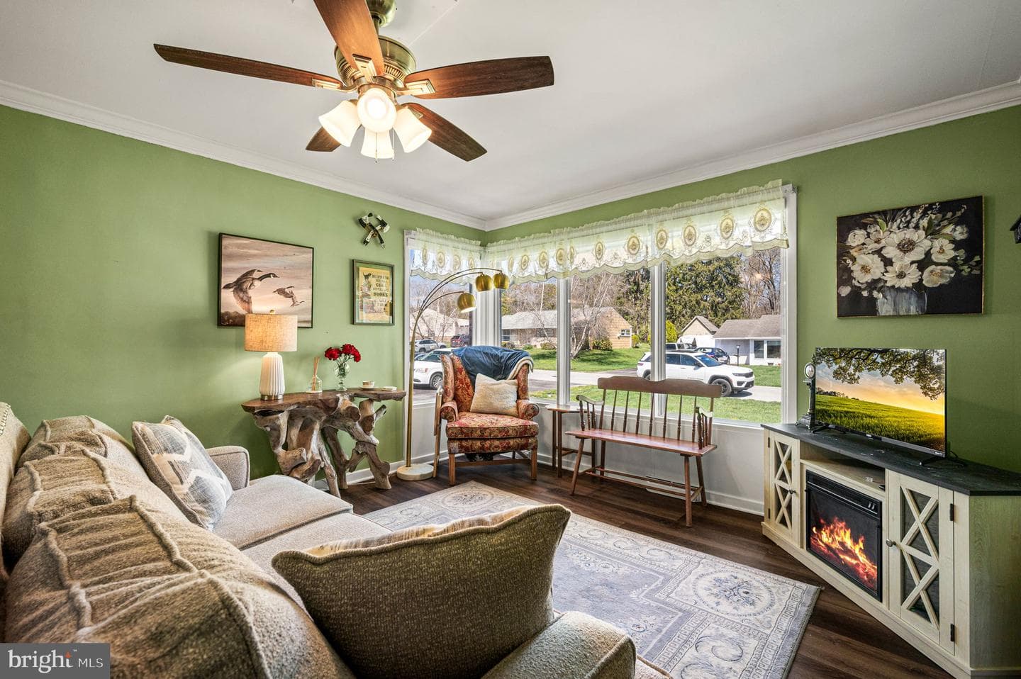 504 Winding Way photo 4