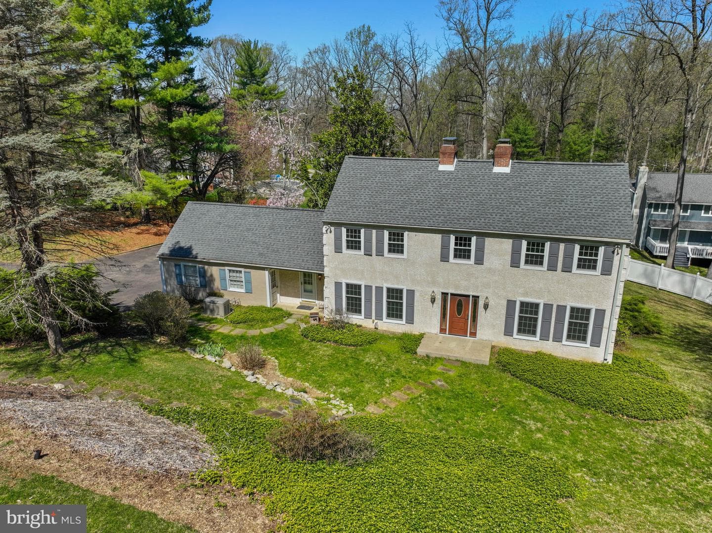150 Continental Dr photo 41