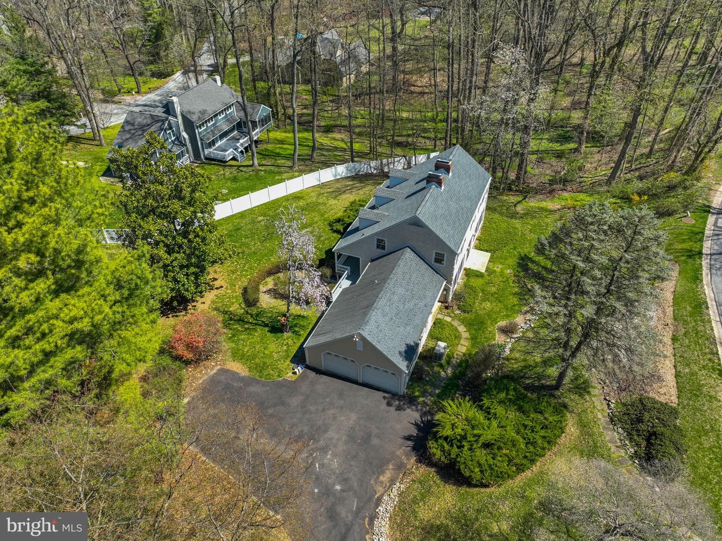 150 Continental Dr photo 44