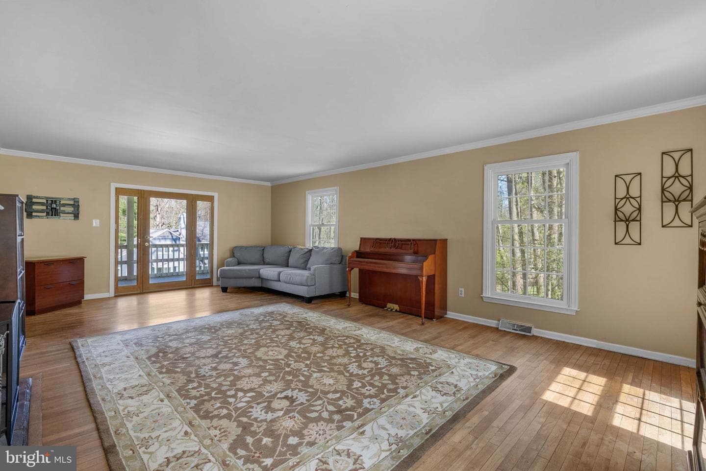 150 Continental Dr photo 8