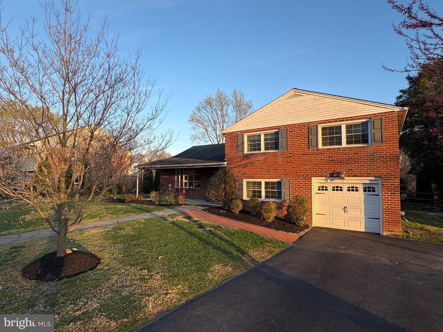 502 Ridge Avenue photo 5