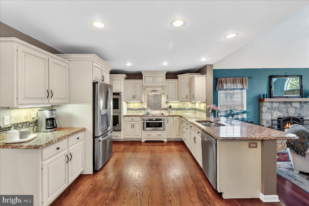 2 Parkside Drive photo 3