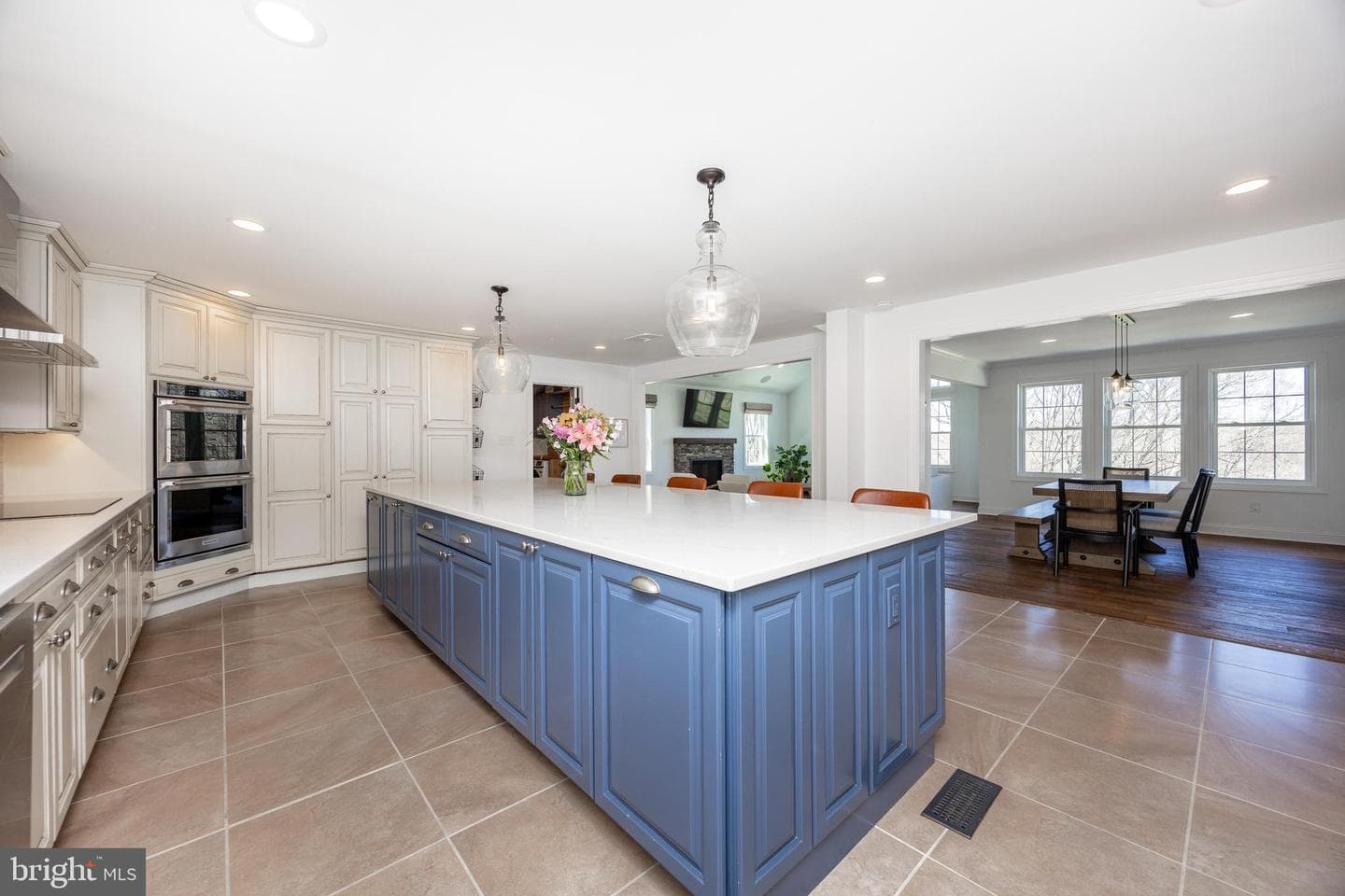 812 Hessian Circle photo 10