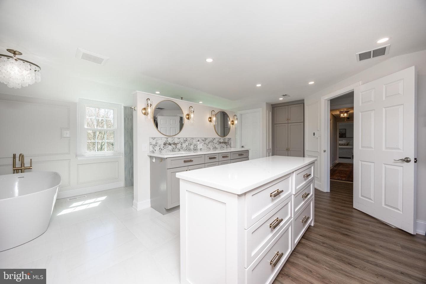 812 Hessian Circle photo 31