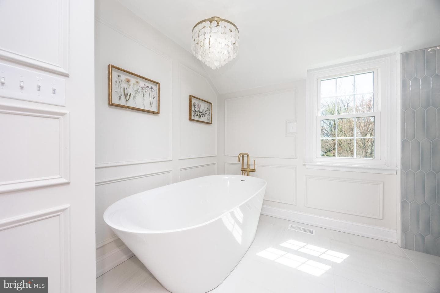 812 Hessian Circle photo 32