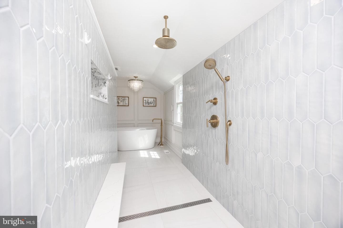 812 Hessian Circle photo 34