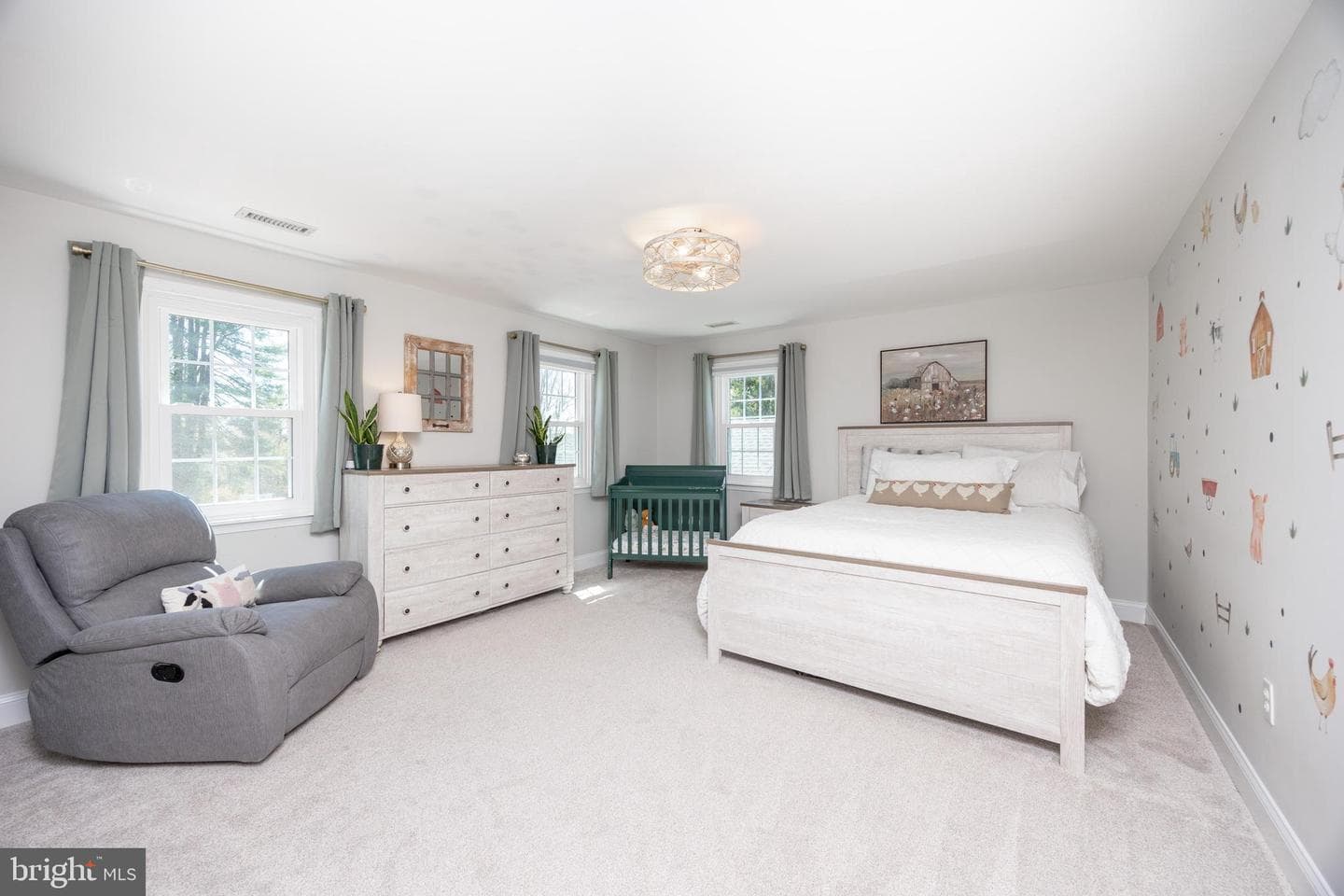 812 Hessian Circle photo 38