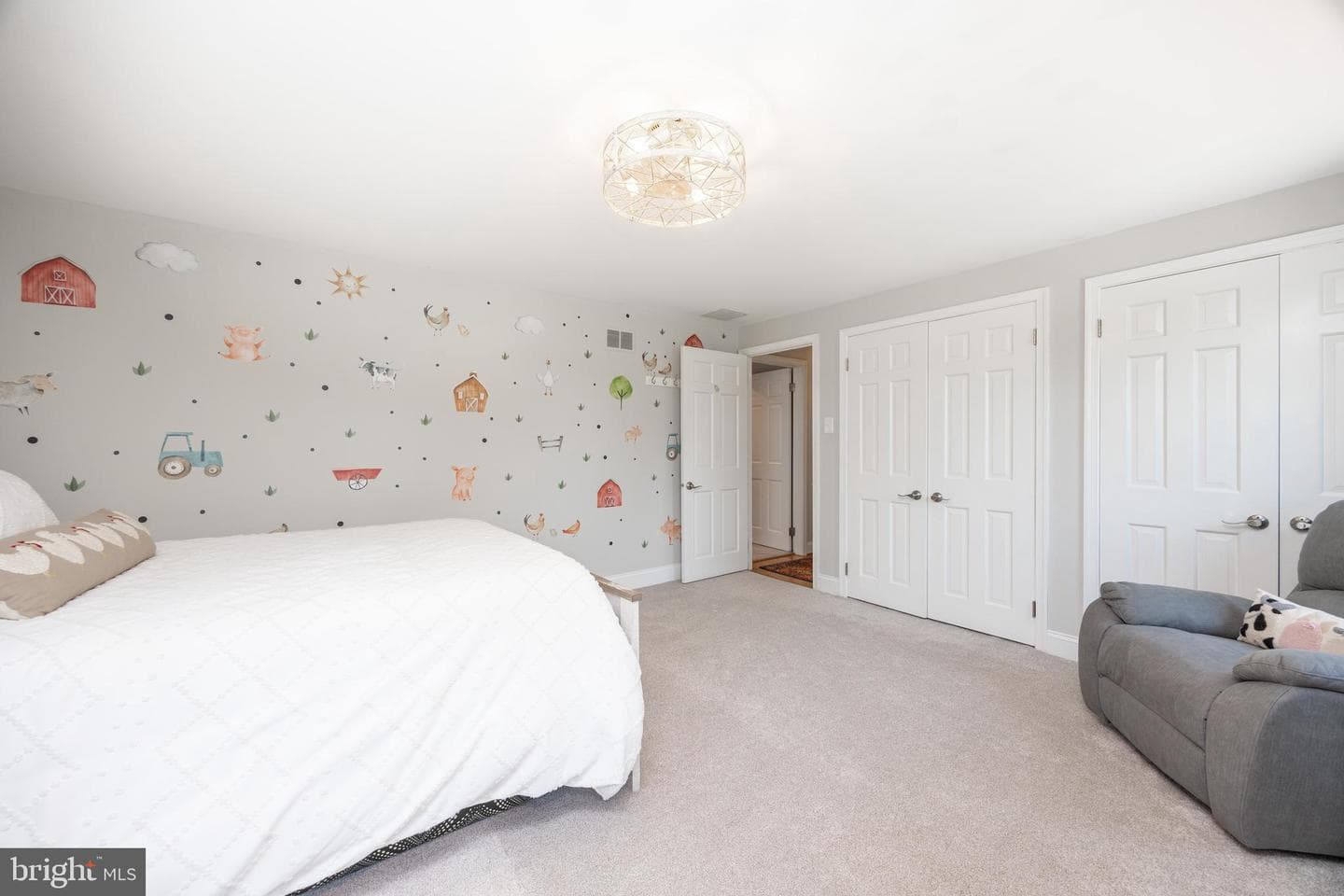 812 Hessian Circle photo 39