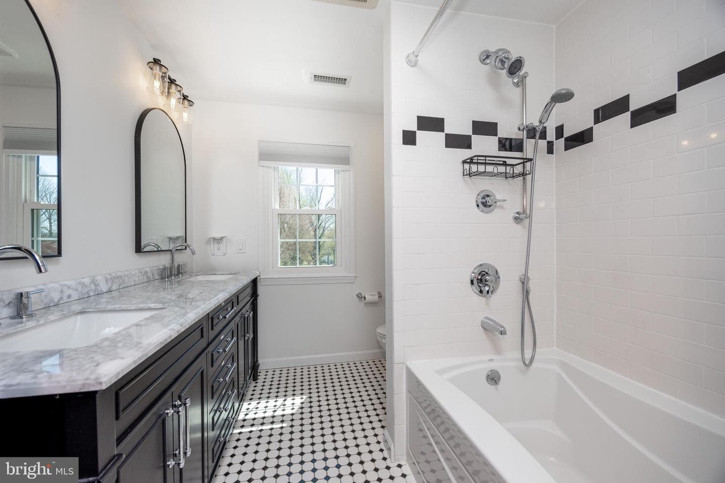 812 Hessian Circle photo 42