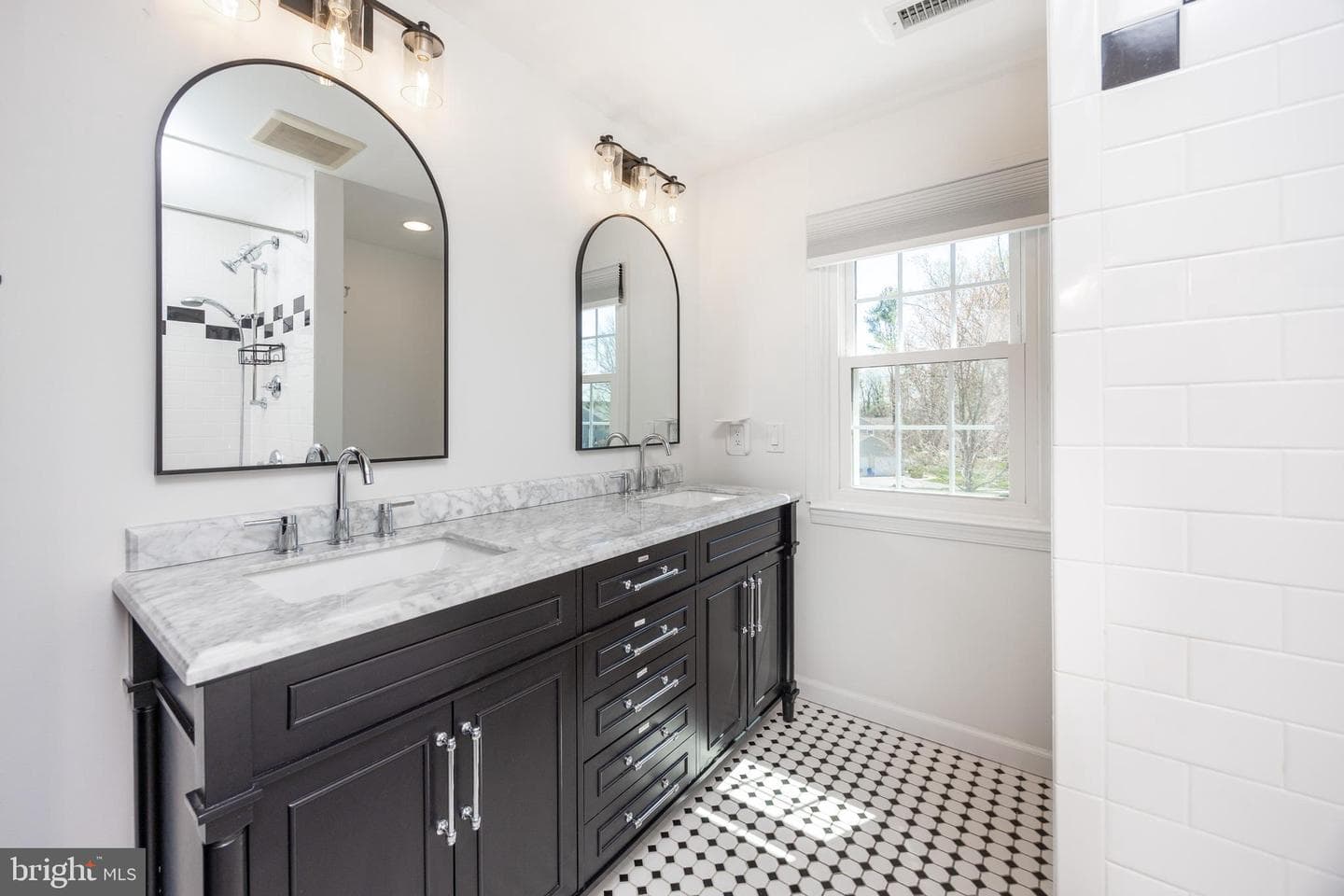 812 Hessian Circle photo 43
