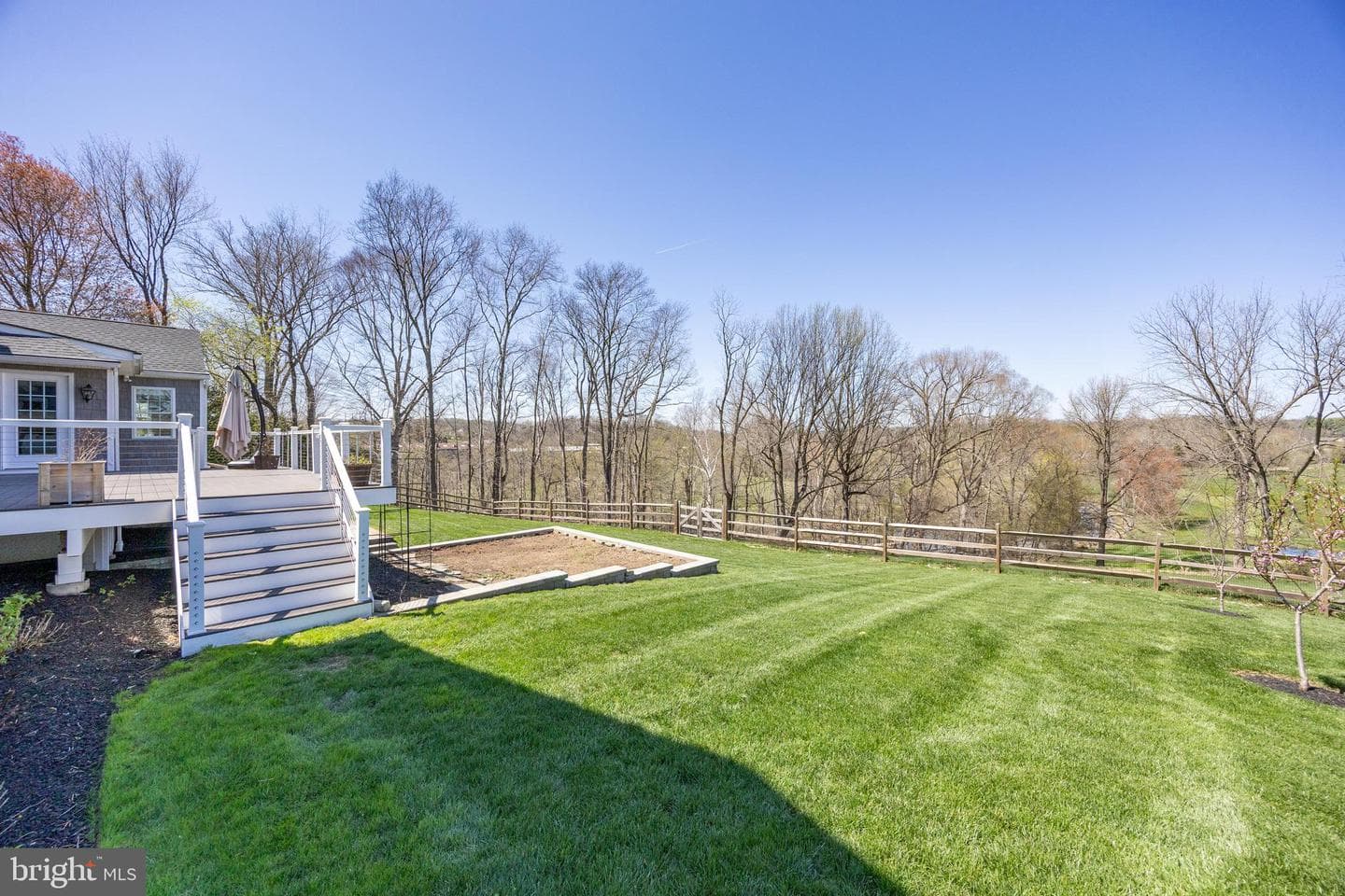 812 Hessian Circle photo 58
