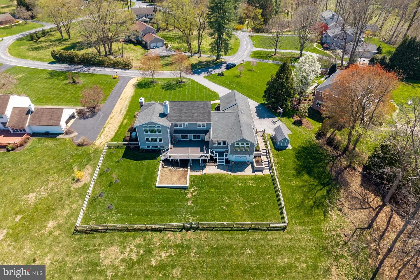 812 Hessian Circle photo 74