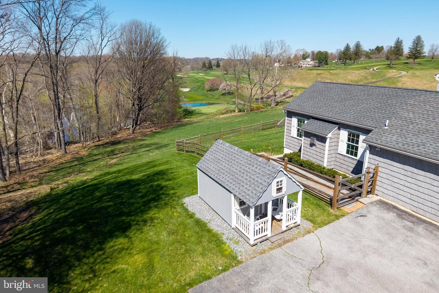 812 Hessian Circle photo 75