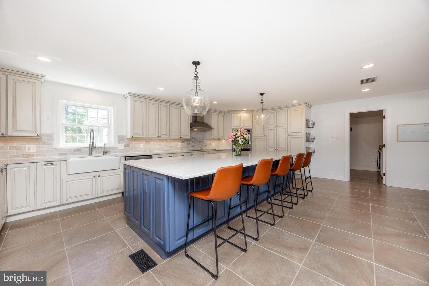 812 Hessian Circle photo 8