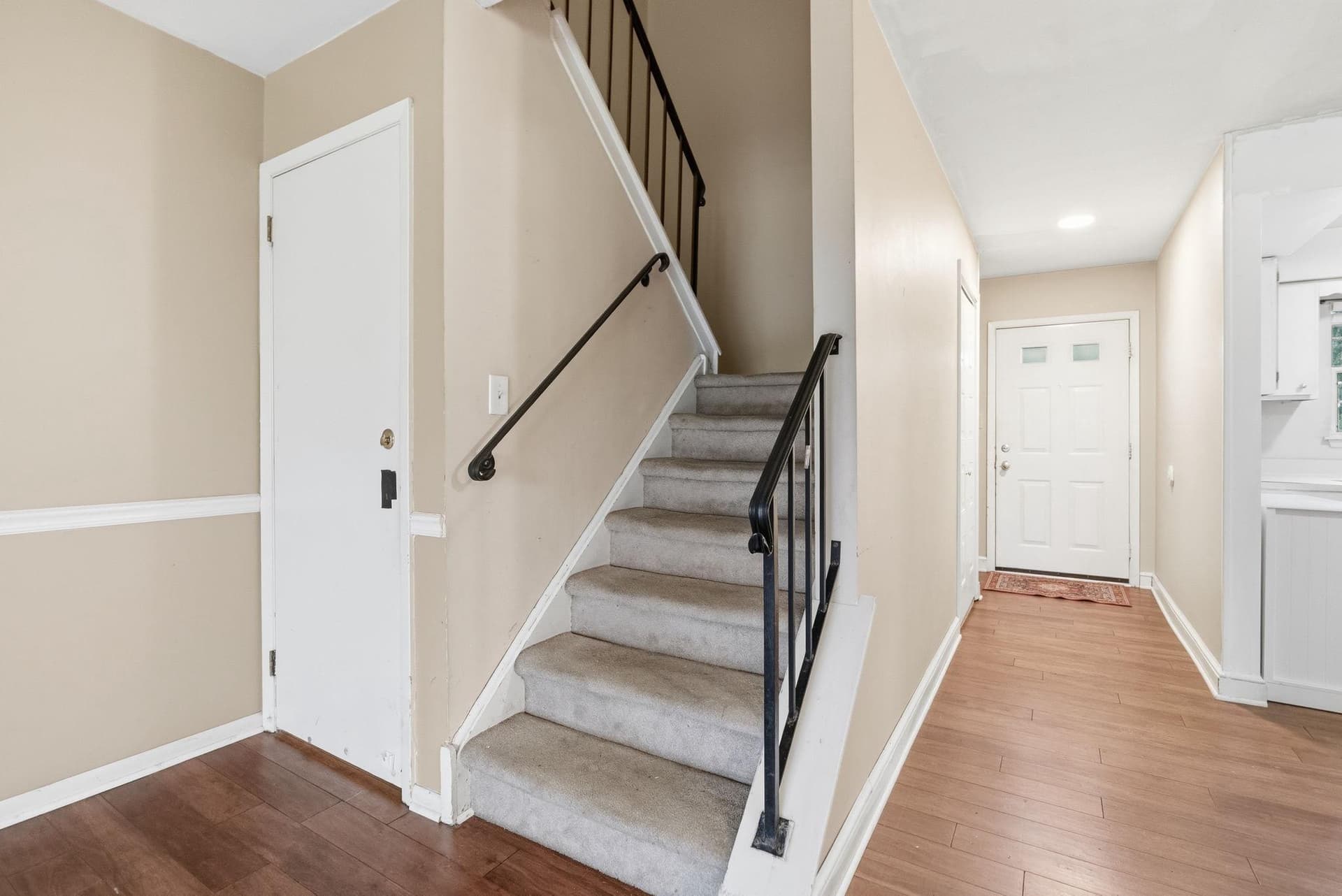 262 Carlyn Court photo 15