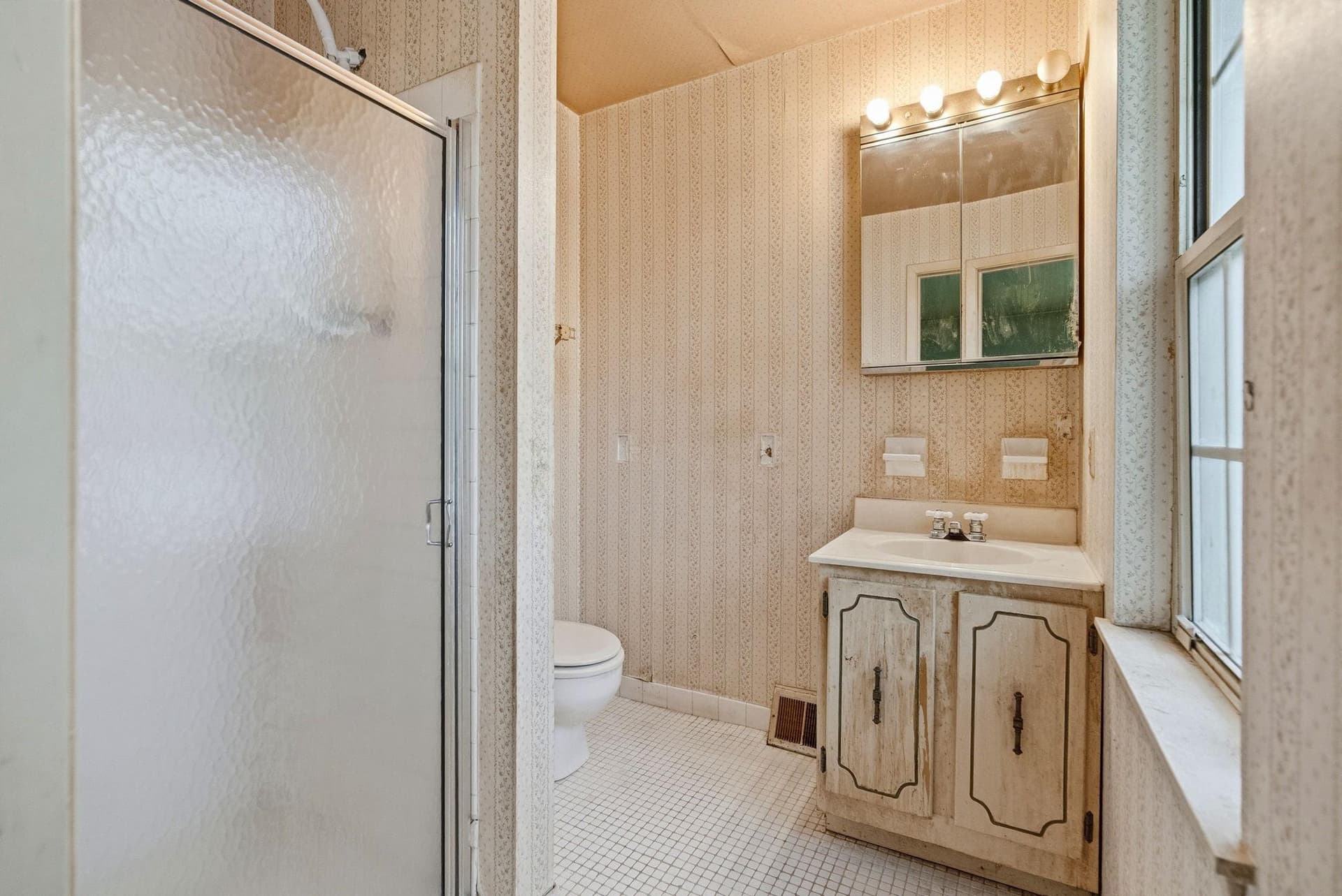 262 Carlyn Court photo 28