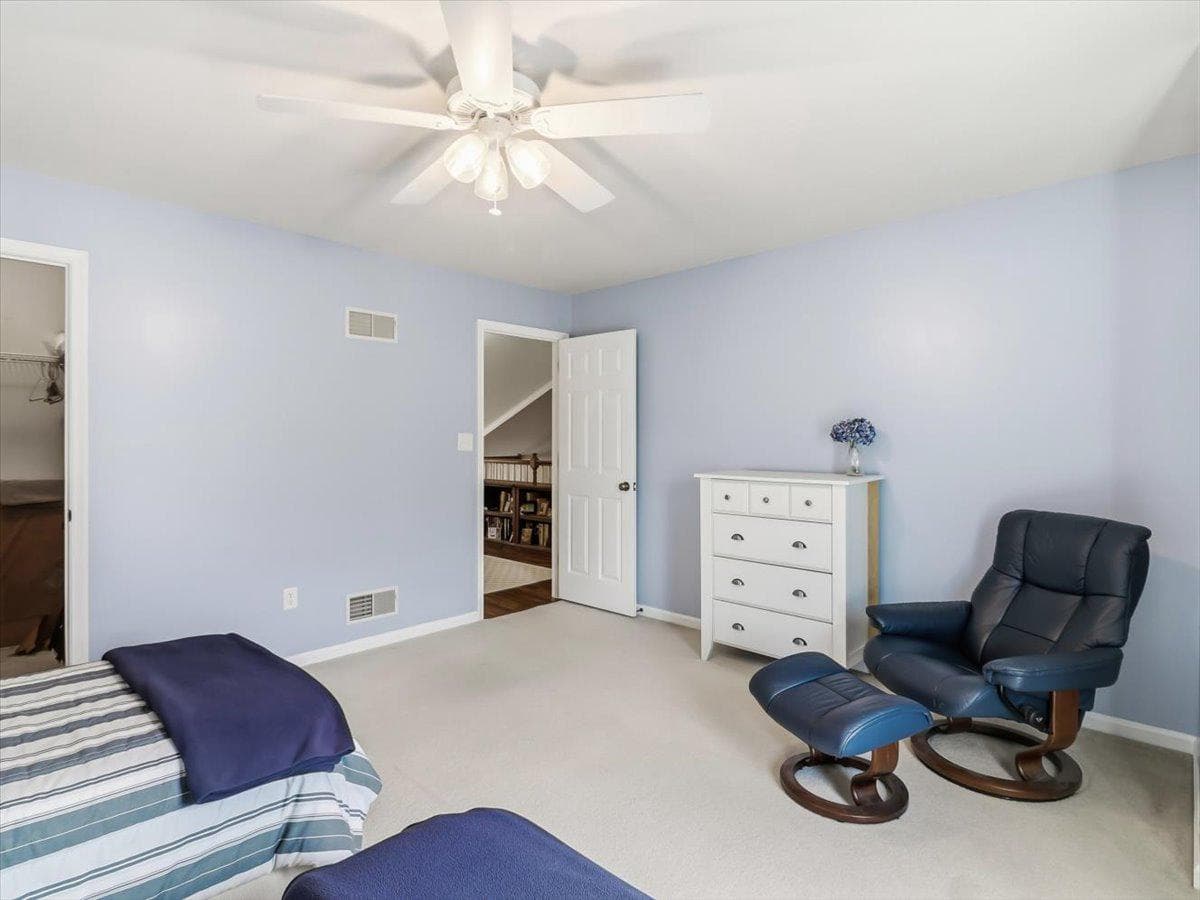 54 Saddler Drive photo 20