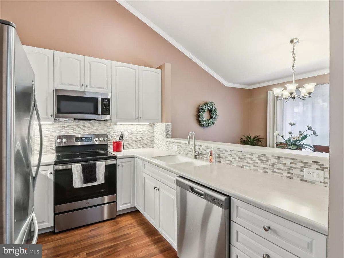 54 Saddler Drive photo 9