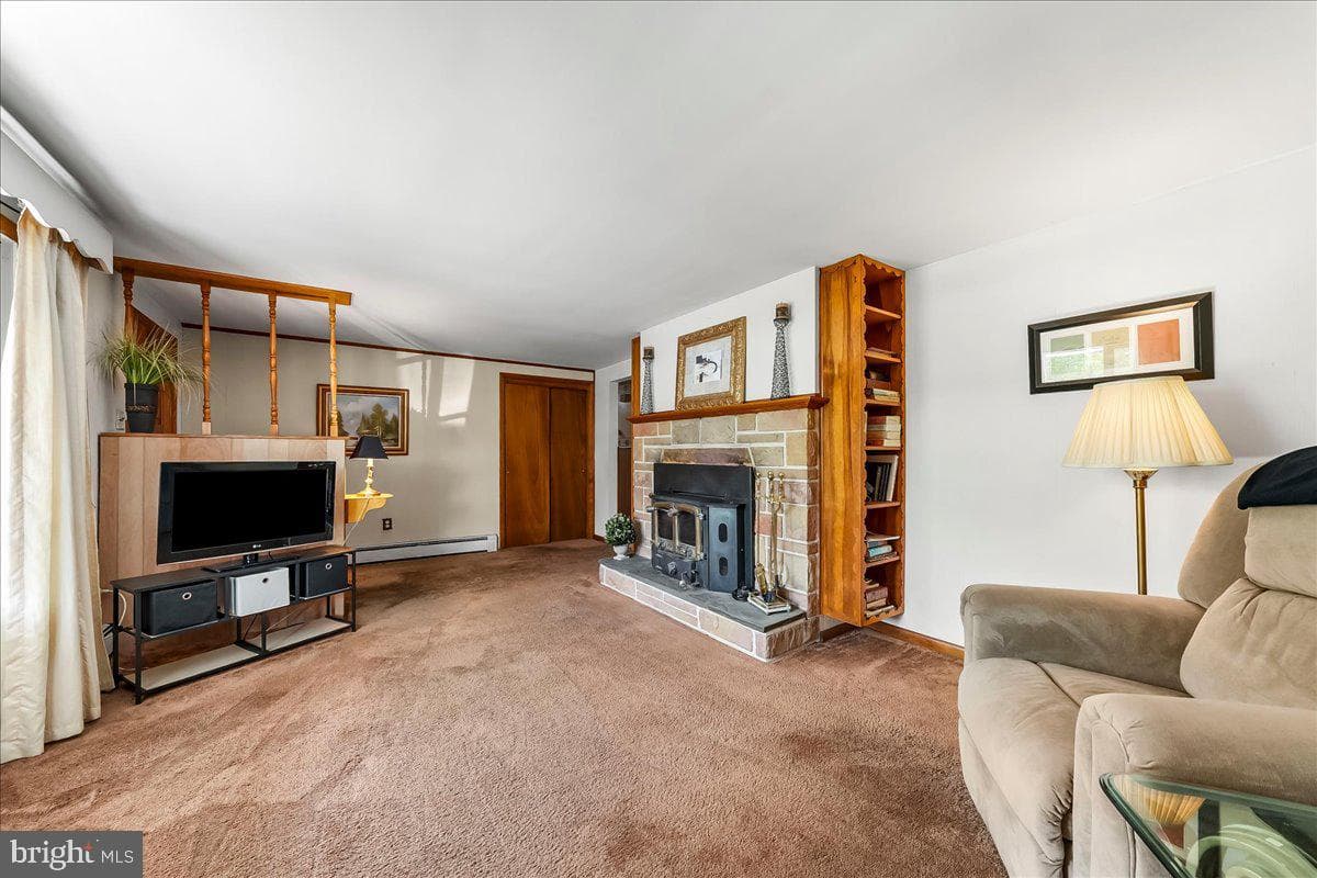 2 Marian Road photo 8