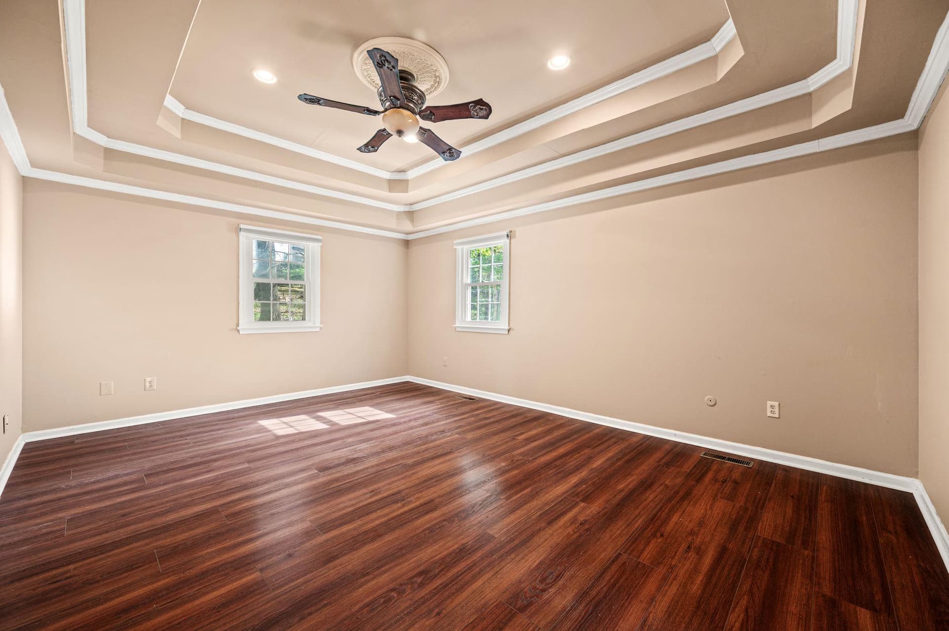 346 N Woodmont Drive photo 27