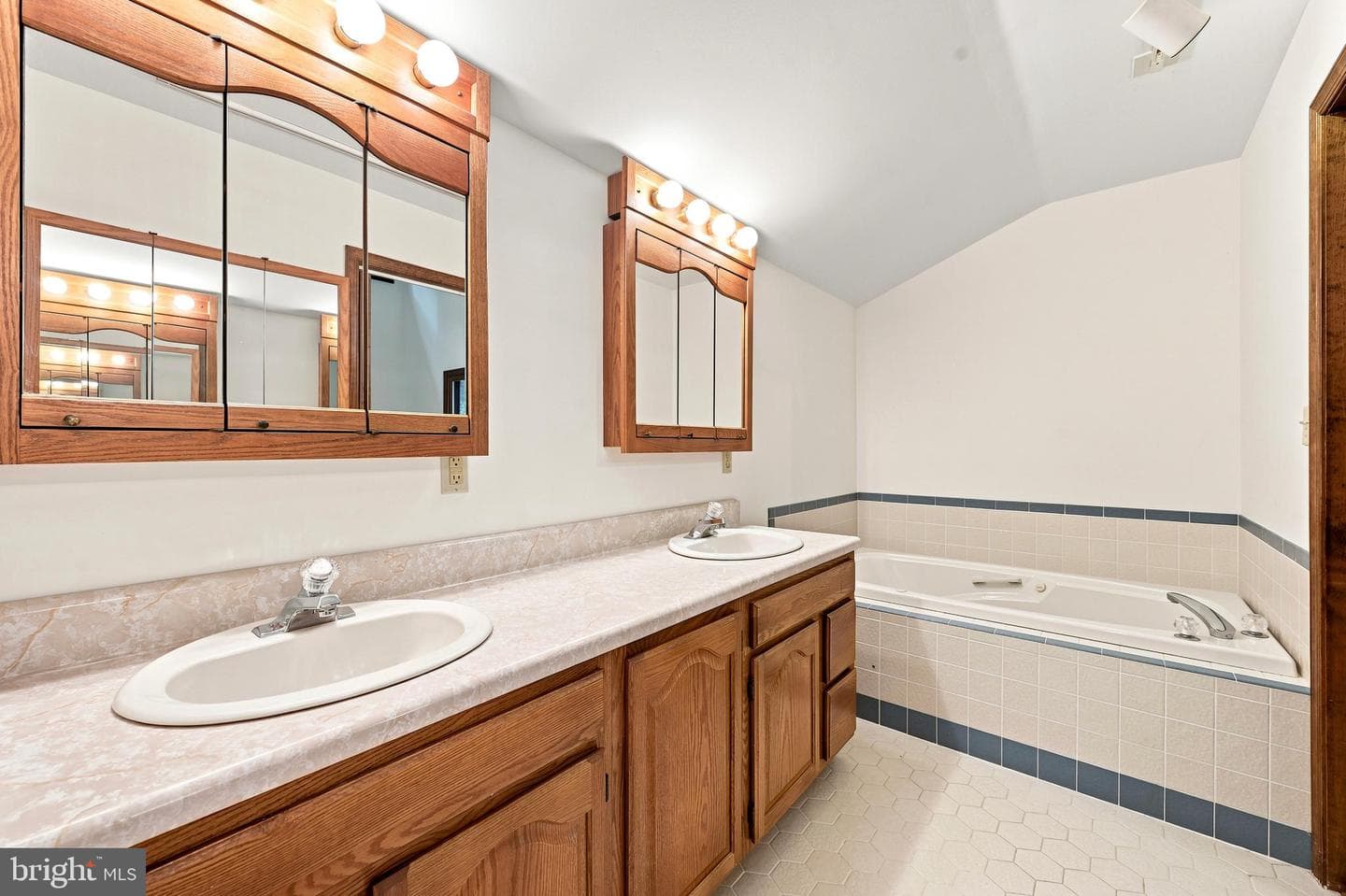 1672 Suzanne Drive photo 27