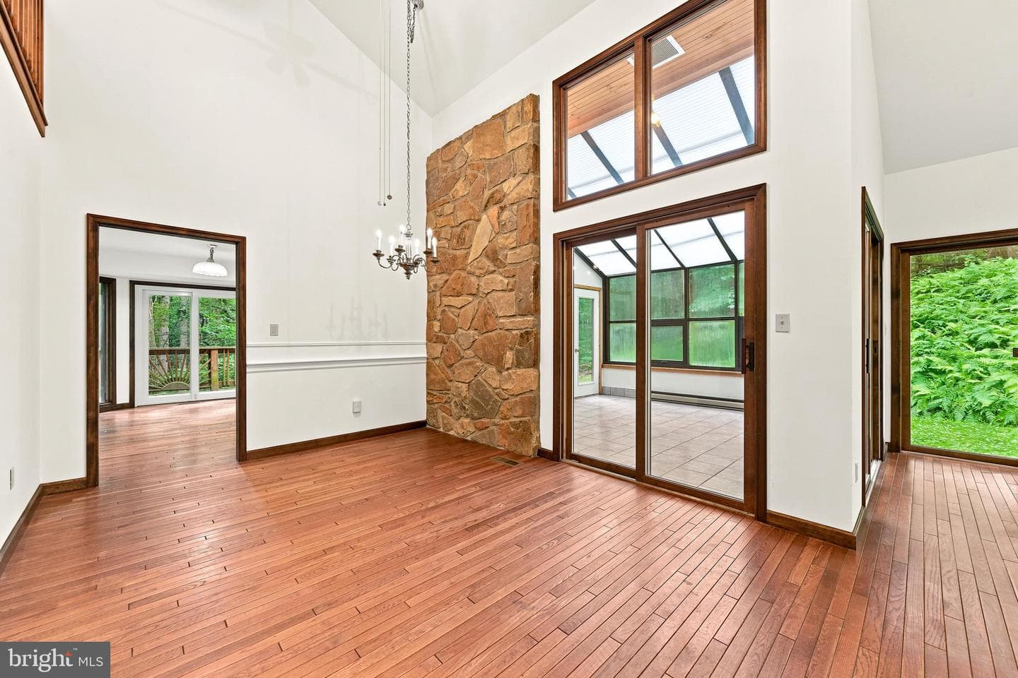 1672 Suzanne Drive photo 5
